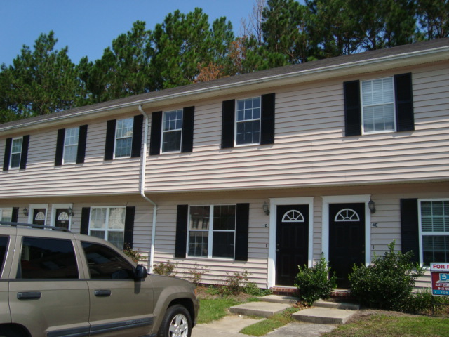 1100 Pineland Ave 4D
